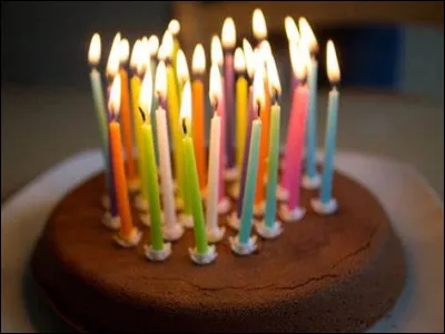 Quel âge Harry a-t-il la première fois qu'il quitte la maison des Dursley pour Poudlard ?