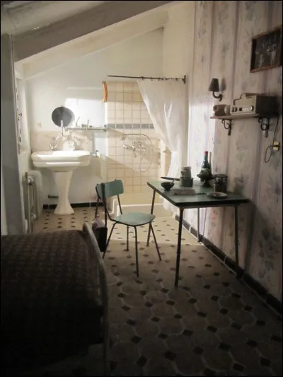 Que fais-tu dans ta chambre ?