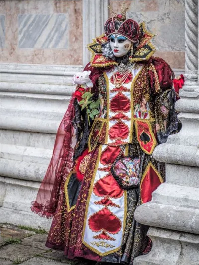 Comment verrais-tu ton costume pour combattre le crime ?