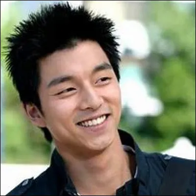 Dans quel drama joue-t-il un propriétaire de coffee-shop ?