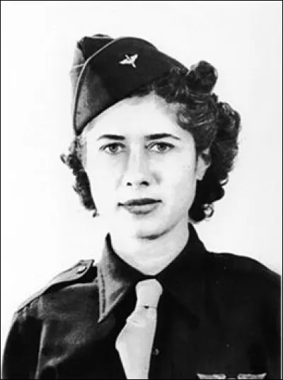 Gertrude Tompkins Silver (1911-1944 ) est une pilote des 'WASP' (Women Airforce Service Pilots) elle est la seule à avoir disparu pendant le conflit. Américaine, convoyant des avions depuis les États-Unis vers l'Angleterre pour le besoin des combats.
Lequel de ces avions n'a-t-elle jamais piloté ?