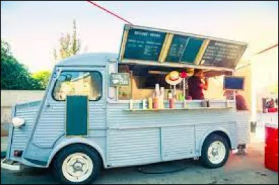 Comment appelle-t-on couramment un camion-restaurant ?