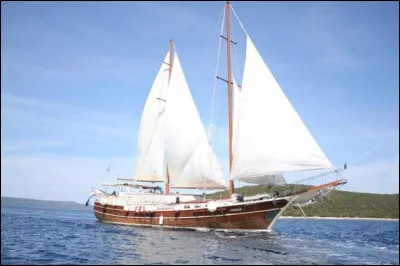 Dans la chanson de Marcel Amont "Bleu Blanc Blond", qui est Blanc, blanc, blanc ?