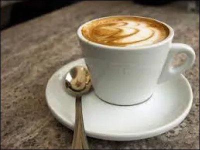 Le cappuccino contient du café, de mousse de lait et de chocolat.