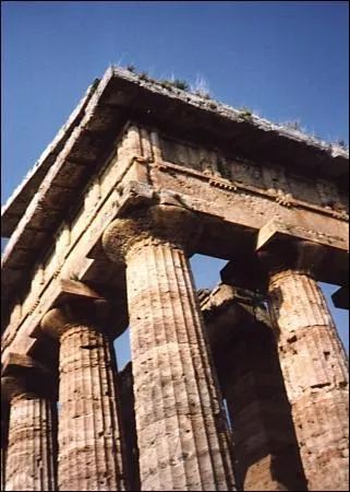 Quel est le pays des styles dorique, ionique et corinthien ?