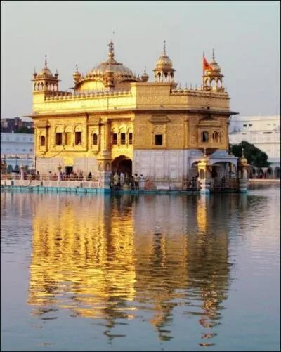 Dans quel pays le temple d'or d'Amritsar s'lve-t-il ?