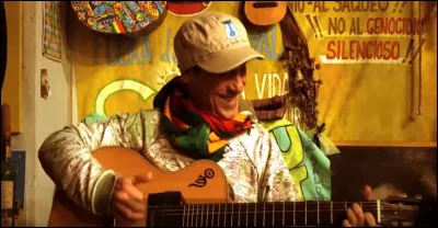 Quel artiste s'appelle en réalité Manuel ?