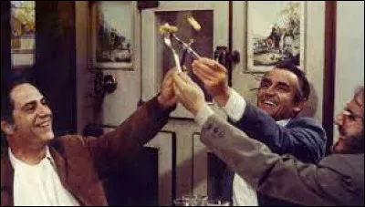 J'apparais à la fois dans "Nous nous sommes tant aimés" et "Parfum de femme". Je suis :