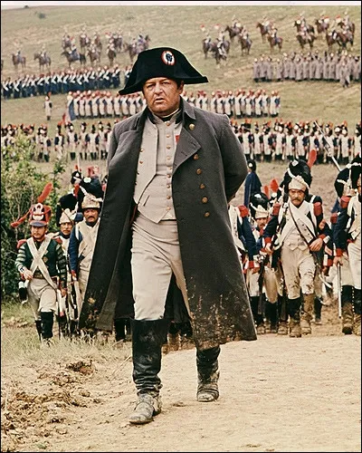 Dans "Waterloo", film historique de Sergueï Bondartchouk sorti en 1970, Christopher Plummer est le duc de Wellington et Orson Welles est Louis XVIII ; quel acteur incarne Napoléon ?