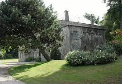 Je vous emmène dans le Grand-Est, à la découverte du château de Leménil-Mitry. Petit village du Saintois de seulement 3 habitants, dans l'arrondissement de Nancy, il se situe dans le département ...