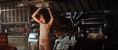 Comment s'appelle l'ordinateur du vaisseau ?