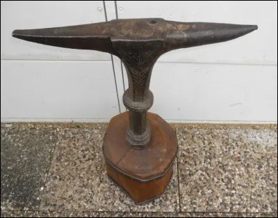 Ce mot est synonyme d'argot et d'enclume !