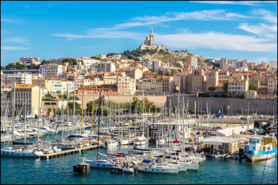 Quelle est cette ville, la plus ancienne de France, plus grand port français, chef-lieu des Bouches-du-Rhône, préfecture de la région P.A.C.A., fondée en 600 avant J.-C. ?