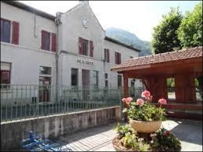 Petit tour dans le massif du Vercors, à La Rivière. Commune d'Auvergne-Rhône-Alpes, elle se situe dans le département ...