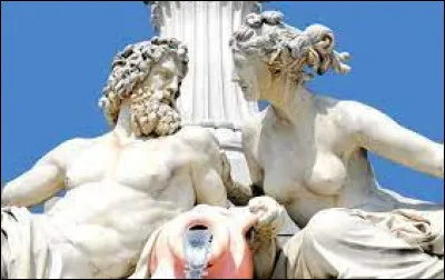 Dans la mythologie, quel personnage masculin a été amoureux du personnage féminin Rhéa ?