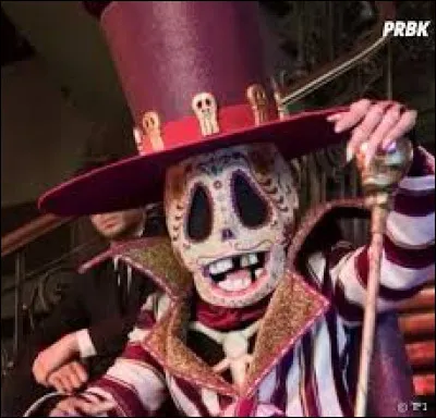 Derrière le costume du squelette, il s'agissait d'un footballeur !