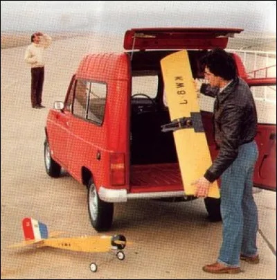 Pas encore ludospace dans sa version 4 places, cet utilitaire des années 80 se nomme :