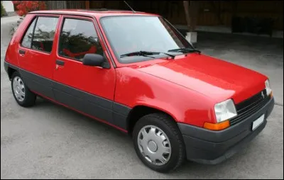 Cette petite auto, c'est une :