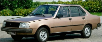 Produite en France à l'usine de Flins, cette remplaçante de la Renault 12 portait quel matricule à sa sortie en 1978 ?