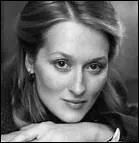 En quelle anne obtient-elle son premier rle au cinma ?