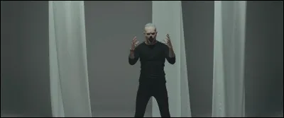 Complétez : 
"Each breath's a..."