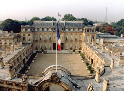 Quel est ce palais de 1718, sis au coeur de Paris, siège de la présidence de la République française et résidence officielle du chef de l'État ?