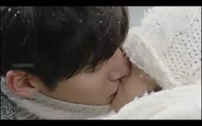 Quand est-ce que Healer et Chae Young-shin s'embrassent pour la première fois ? (voir image pour le bisou en question)