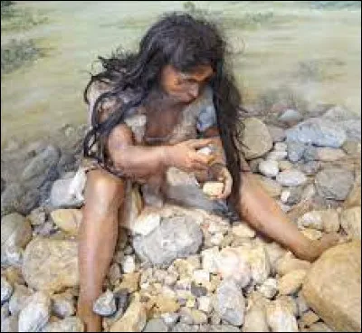 Quels sont les différents hommes vivants à l'époque de la Préhistoire ?