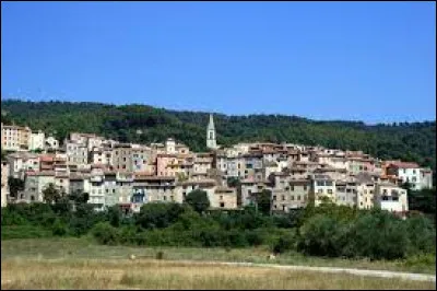 Petit tour en Provence, à Callas. Commune à 15 kilomètres de Draguignan, elle se situe dans le département ...