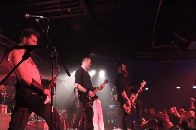 Complétez : 
"Ljót var sú sýn er mér..."