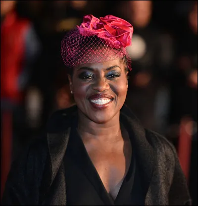 Qui est cette Claudia, humoriste et actrice ivoiro-française ?