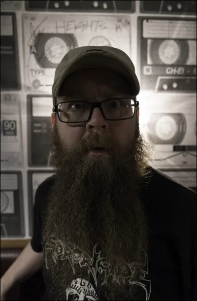 Complétez : 
"Hún svarar ekki, dauðadæmd,
Ef vaknar dísin ekki..."