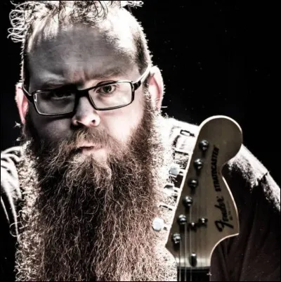 Complétez : 
"Ætti mér að gefast..."