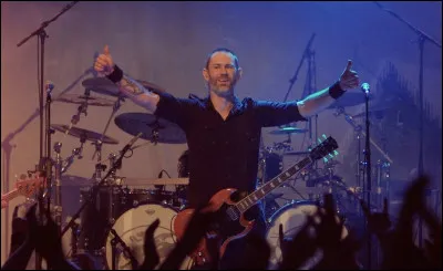 Complétez : 
"Hatrið lífið..."