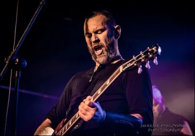 Complétez : 
"Burtu friðinn..."