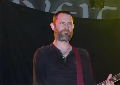 Complétez : 
"Ljósið litla fælist..."