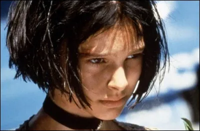 Je joue dans "Léon". Je suis :