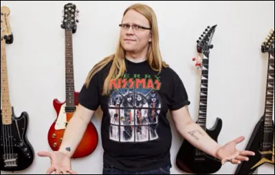 Complétez : 
"Lokk af enni þeirra..."