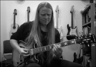 Complétez : 
"Þreytist ég við dimman..."