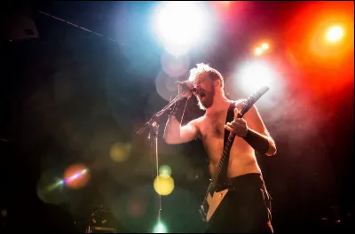 Complétez : 
"Fjötur við..."