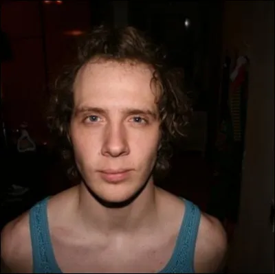 Complétez : 
"Skotta finnur..."