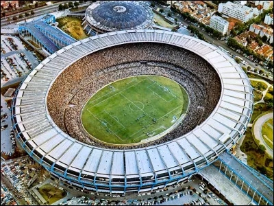 Dans quel pays peut-on voir le stade Maracanã ?