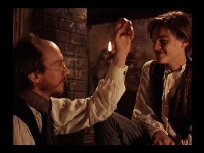 Dans "Rimbaud et Verlaine", film sorti en 1995, quel acteur incarne Arthur Rimbaud ?