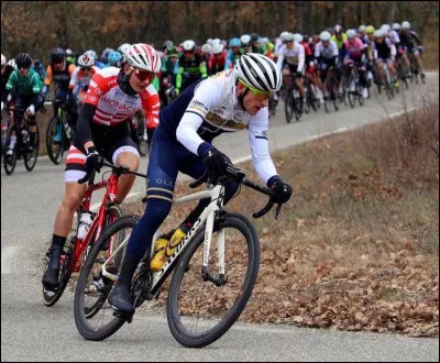 Il s'impose sur la douzième étape.