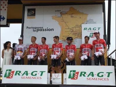 L'équipe gagnante au classement des équipes est...