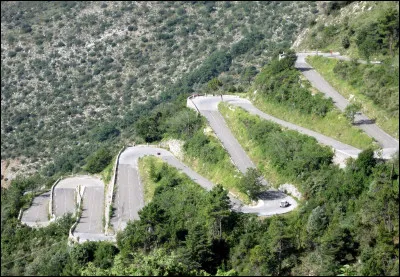 Combien y a-t-il eu de cols de première catégorie sur la seconde étape ?