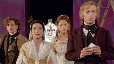 Dans "La note bleue" d'Andrzej Żuławski, quelle est la femme de lettres incarnée par Marie-France Pisier ?