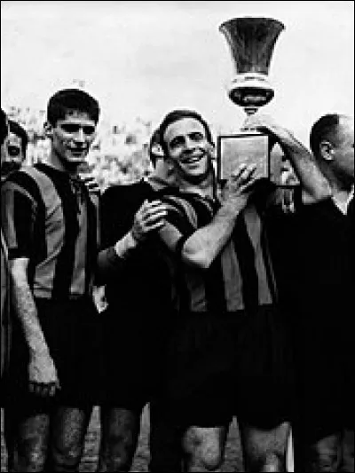 En 1963, l'Atalanta bat Torino en finale de Coupe d'Italie et remporte le seul trophée majeur de son histoire. Seulement, les festivités du lendemain son annulés. Pour quelle raison ?