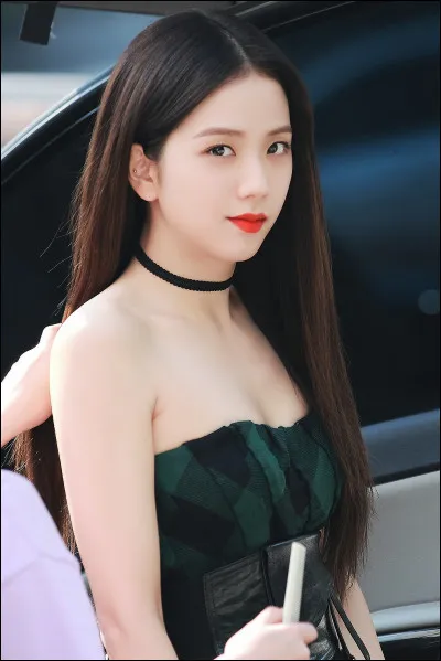 Qu'est-ce que Jisoo adore faire ?