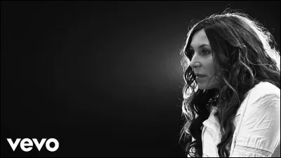 Sur quel album de Zazie figure la chanson "Avant l'amour" ?